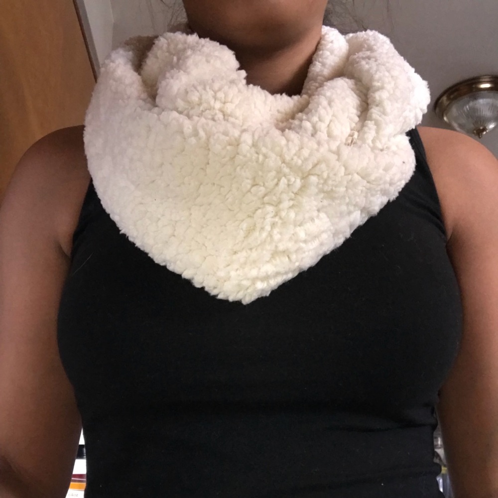 Fluffy Scarf